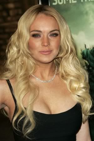 Lindsay Lohan Wearing Diamond Necklace