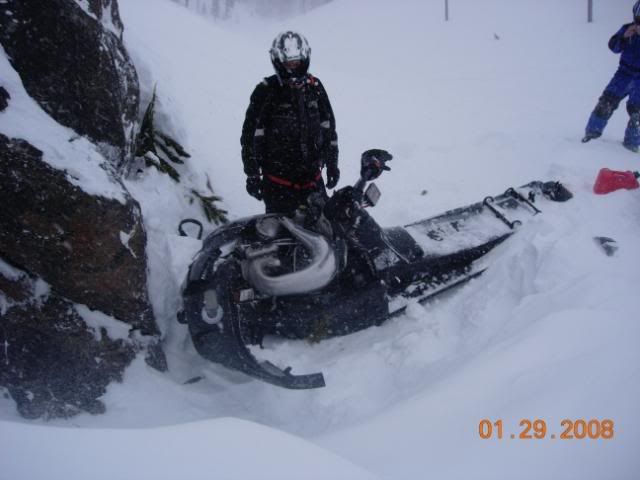 08snowmobile111.jpg