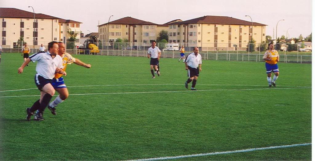http://i240.photobucket.com/albums/ff185/paladins_soccer/2005OutdoorGame/2005-10-07-2212-36.jpg
