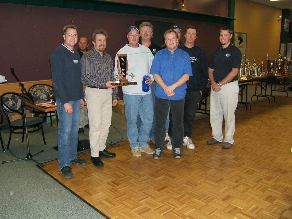 http://i240.photobucket.com/albums/ff185/paladins_soccer/2006OutdoorLeagueAwards/PaladinsMM2Champions.jpg