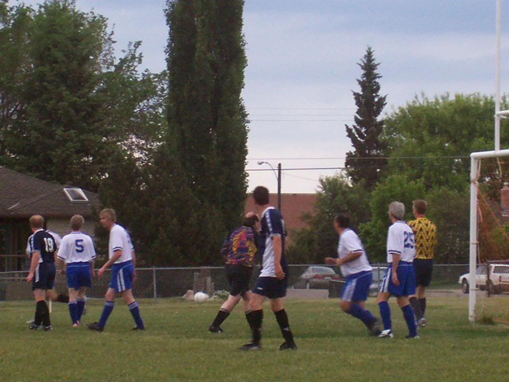 http://i240.photobucket.com/albums/ff185/paladins_soccer/2007OutdoorGameUU/Soccerpics055.jpg