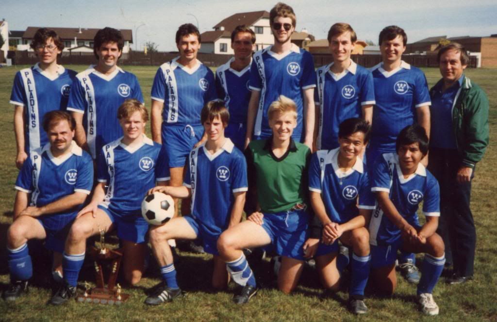 http://i240.photobucket.com/albums/ff185/paladins_soccer/TeamPhotos/Team1987Outdoor.jpg