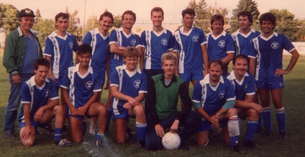 http://i240.photobucket.com/albums/ff185/paladins_soccer/TeamPhotos/Team1988Outdoor2.jpg