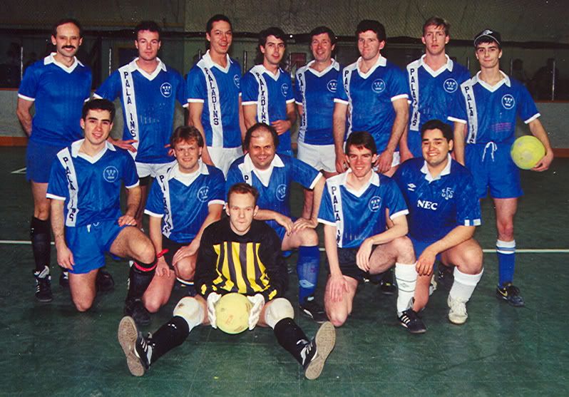 http://i240.photobucket.com/albums/ff185/paladins_soccer/TeamPhotos/Team1992-3Indoor.jpg