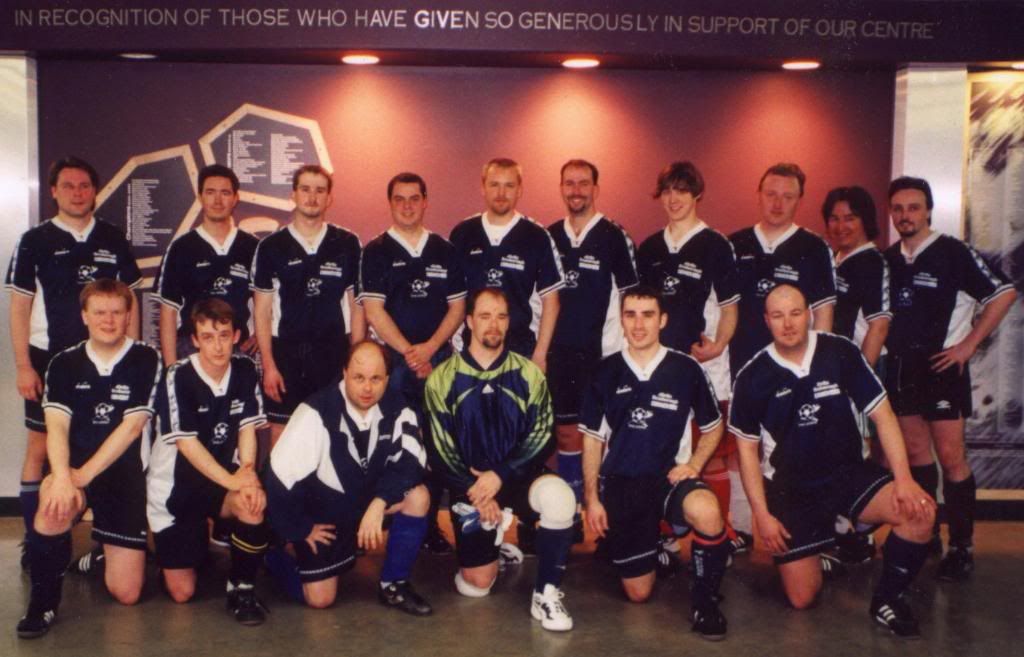 http://i240.photobucket.com/albums/ff185/paladins_soccer/TeamPhotos/Team1999-2000Indoor.jpg
