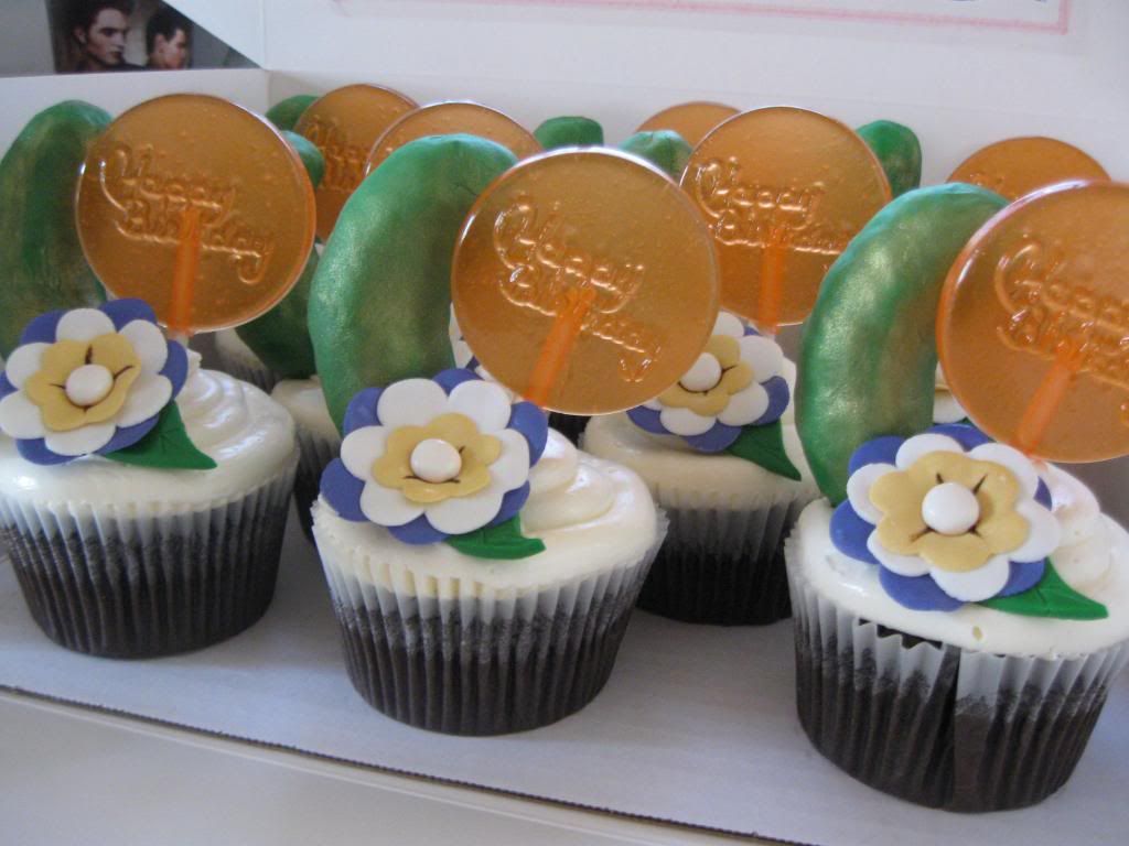 http://i240.photobucket.com/albums/ff258/momofgirls_photos/cakes/002-1.jpg http://i240.photobucket.com/albums/ff258/momofgirls_photos/cakes/002-1.jpg