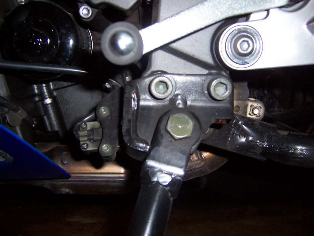 [Image: fz6sidestand_zps899044f9.jpg]