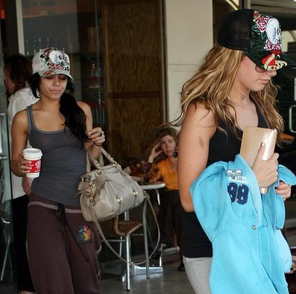 Vanessa Hudgens Paparazzi 4